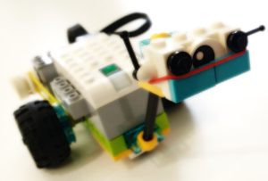 LEGO(R) Roboter "Milo" mit Maske